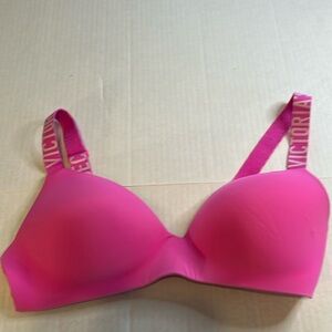 Victoria Secret Lightly Lined Wireless T-Shirt Barbie Pink Bra. Size 38C
